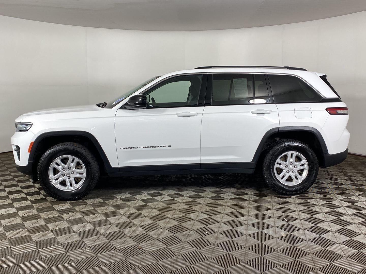 Certified Used 2023 Bright White Clearcoat Jeep Laredo 4x4 image 116
