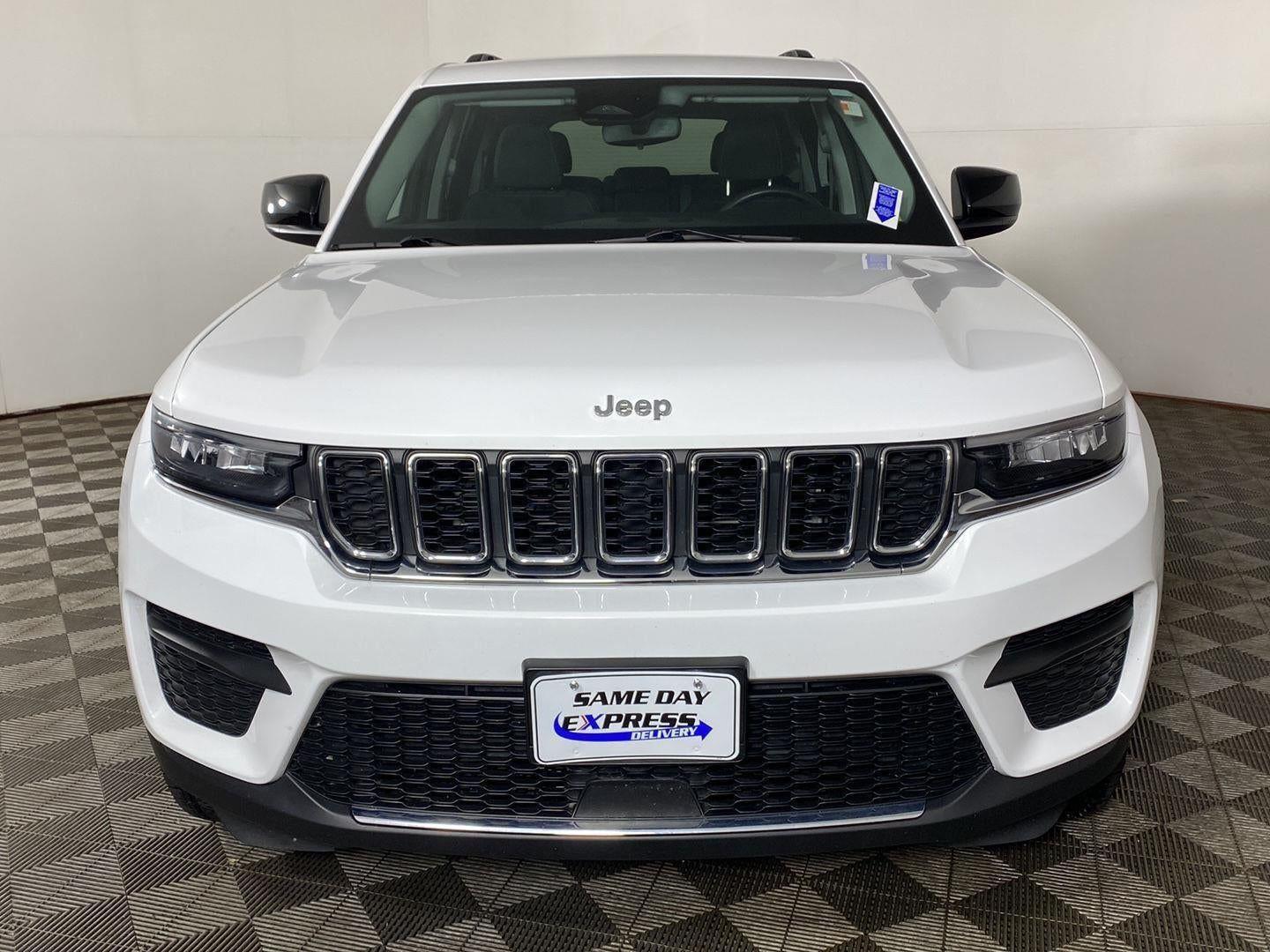 Certified Used 2023 Bright White Clearcoat Jeep Laredo 4x4 image 86