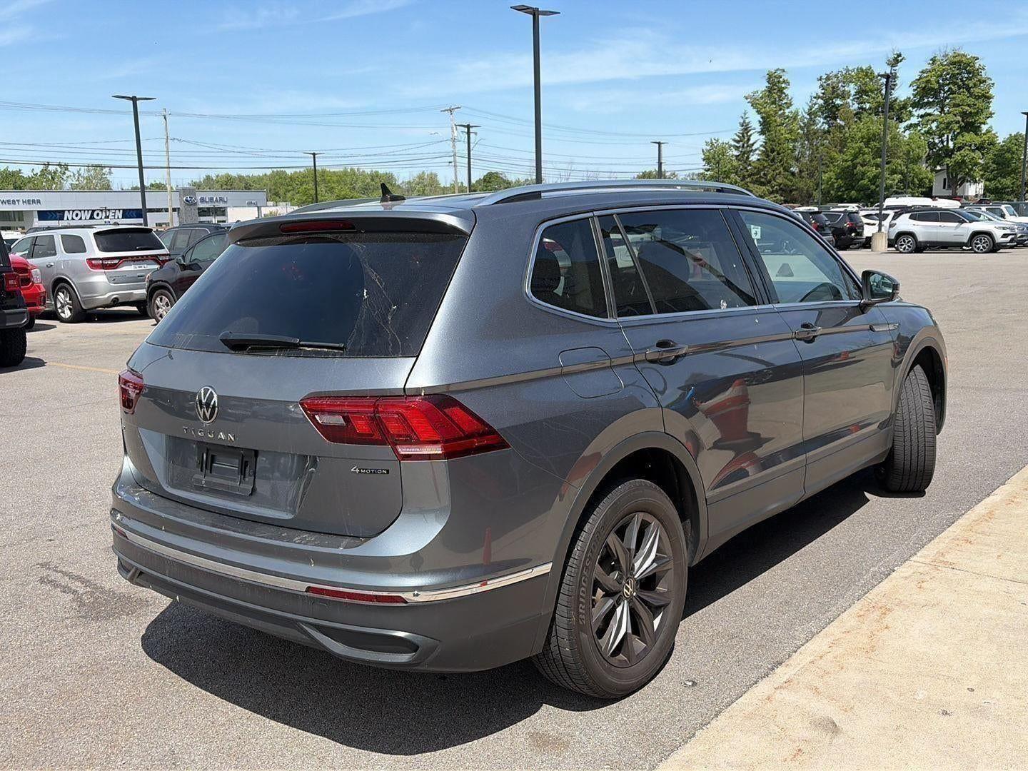 Used 2023 Platinum Gray Metallic Volkswagen SE image 96