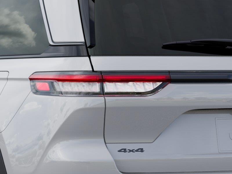 New 2026 Bright White Clear-Coat Exteri Jeep GRAND CHEROKEE LAREDO ALTITUDE image 9
