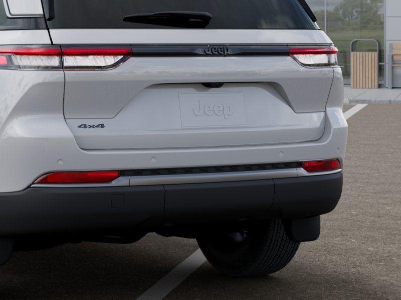New 2026 Bright White Clear-Coat Exteri Jeep GRAND CHEROKEE LAREDO ALTITUDE image 13