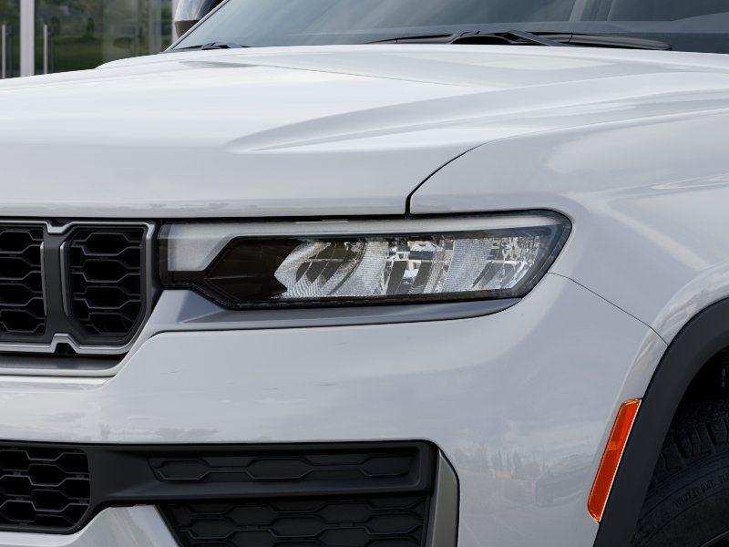 New 2026 Bright White Clear-Coat Exteri Jeep GRAND CHEROKEE L LAREDO ALTITU image 10