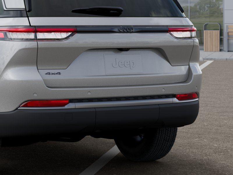 New 2026 Silver Zynith Exterior Paint Jeep GRAND CHEROKEE LAREDO ALTITUDE image 13