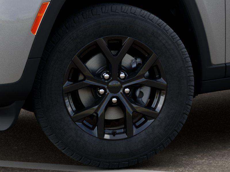 New 2026 Silver Zynith Exterior Paint Jeep GRAND CHEROKEE LAREDO ALTITUDE image 8