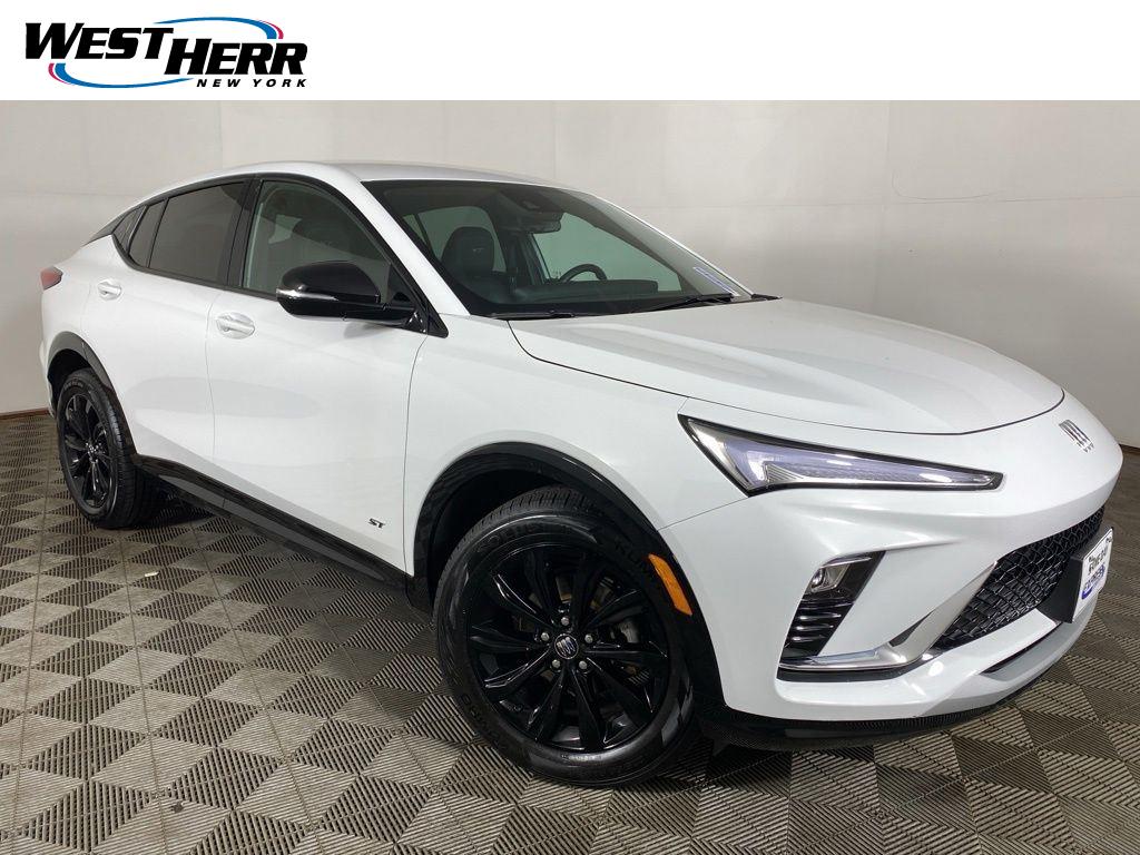 Summit White 2025 Buick Envista SUV / Crossover Front-Wheel Drive 6-Speed Automatic