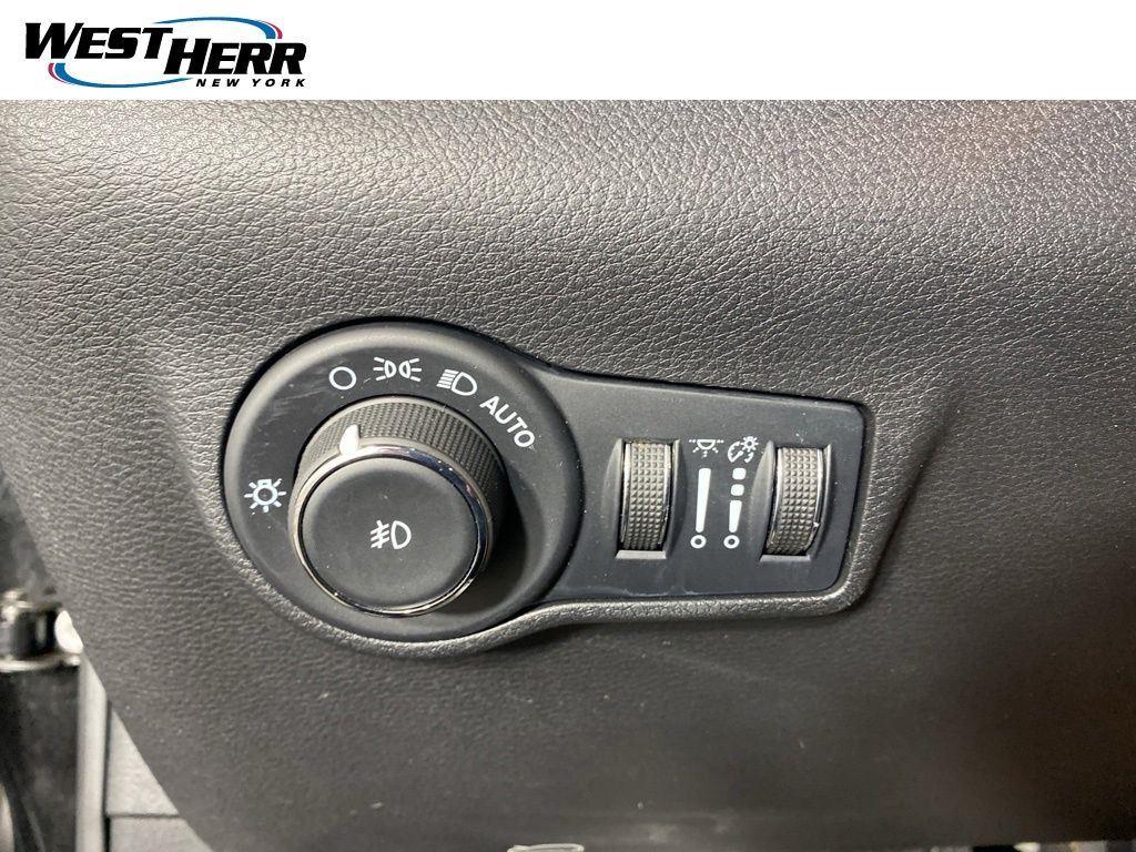 Certified Used 2023 Diamond Black Crystal Pearlcoa Jeep Latitude 4x4 image 14