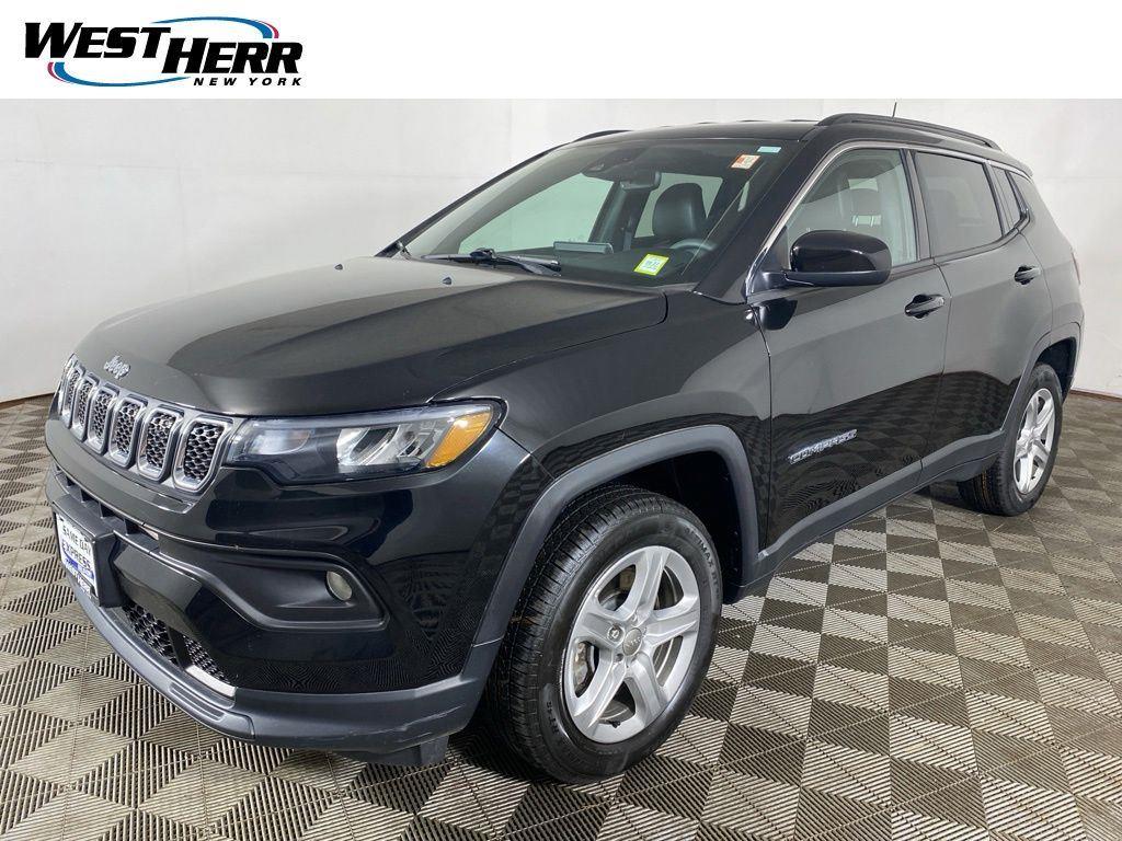 Certified Used 2023 Diamond Black Crystal Pearlcoa Jeep Latitude 4x4 image 4