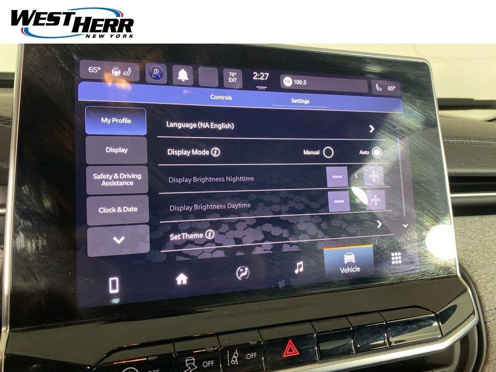 Certified Used 2022 Diamond Black Crystal Pearlcoa Jeep Latitude 4x4 image 3