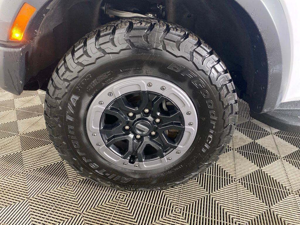 Used 2025 Oxford White Ford Raptor image 26