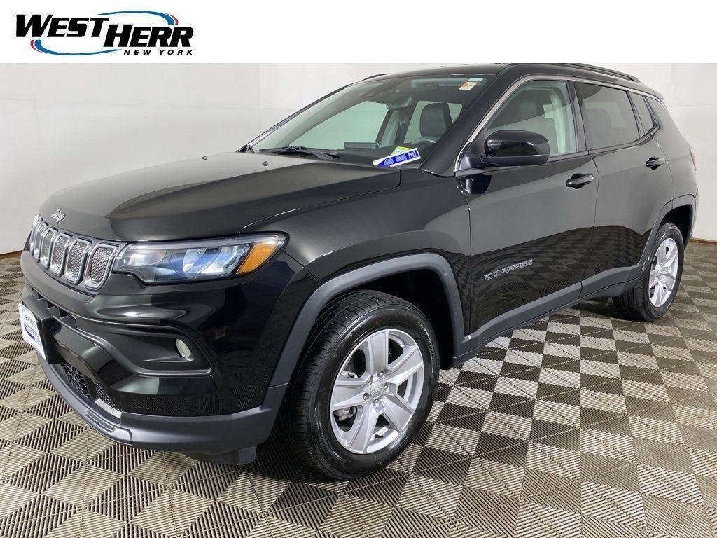 Certified Used 2022 Diamond Black Crystal Pearlcoa Jeep Latitude 4x4 image 23