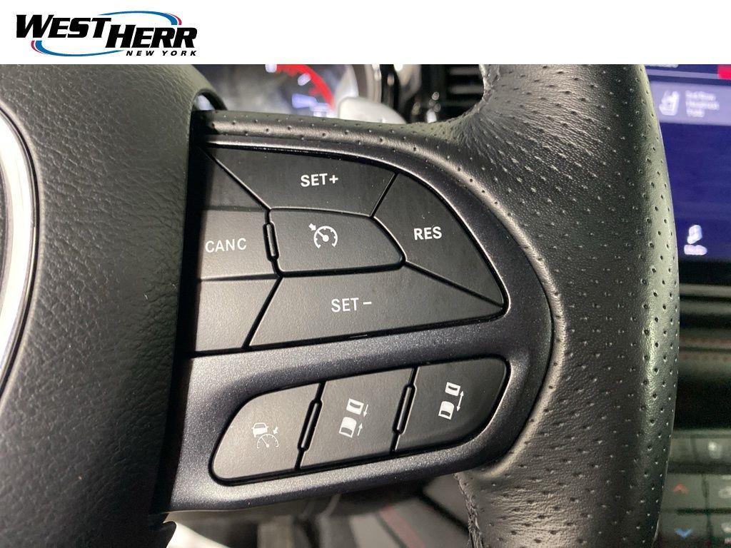 Certified Used 2025 Frostbite Pearl Dodge R/T image 10