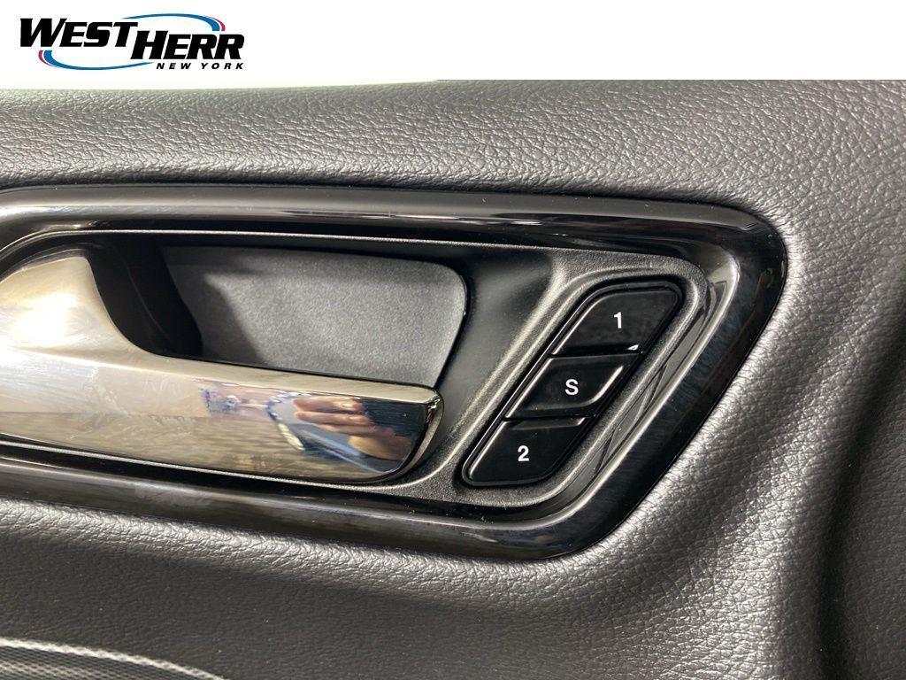 Certified Used 2025 Frostbite Pearl Dodge R/T image 14