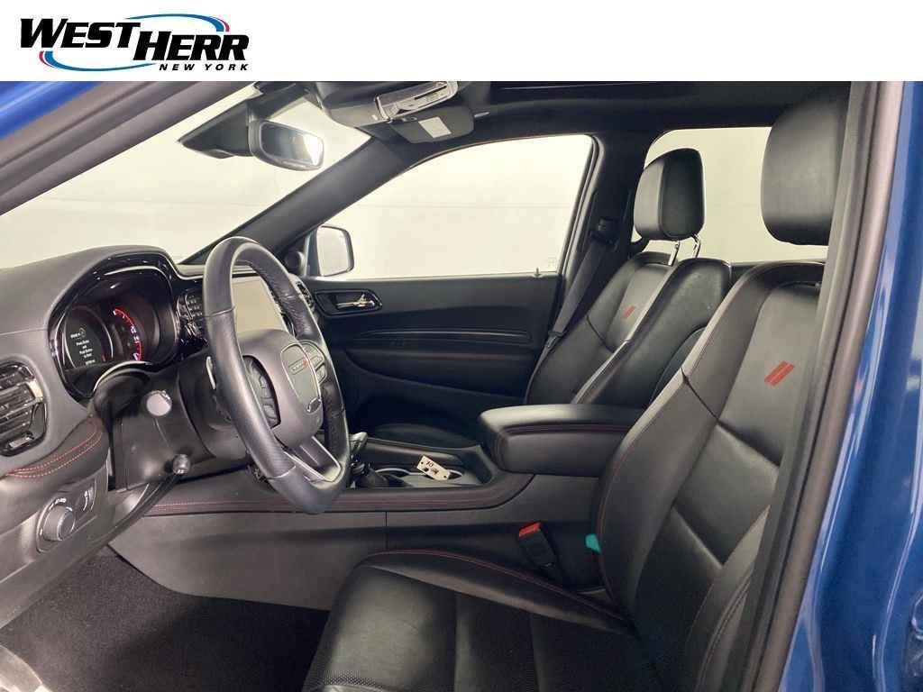 Certified Used 2025 Frostbite Pearl Dodge R/T image 15
