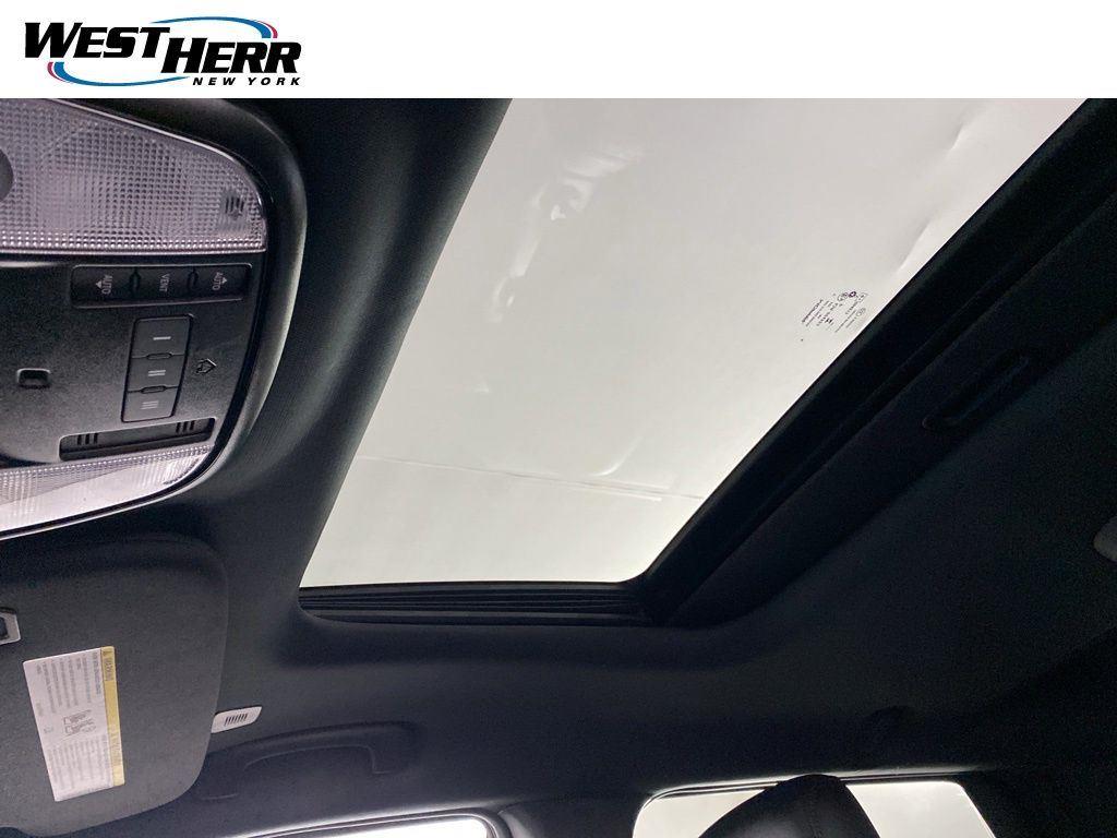 Certified Used 2025 Frostbite Pearl Dodge R/T image 16