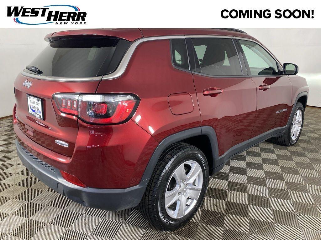 Certified Used 2022 Velvet Red Pearlcoat Jeep Latitude 4x4 image 20