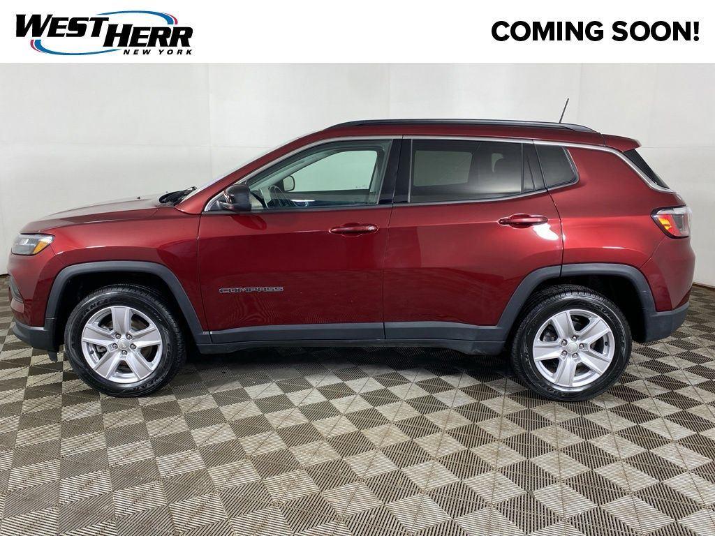 Certified Used 2022 Velvet Red Pearlcoat Jeep Latitude 4x4 image 24