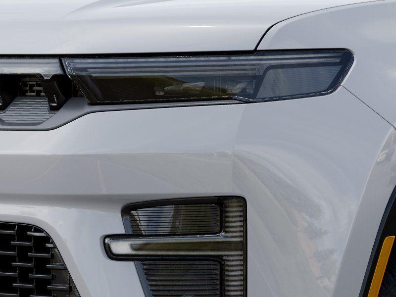 New 2026 Bright White Clear-Coat Exteri Jeep GRAND WAGONEER LIMITED ALTITUD image 10