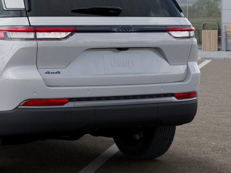 New 2026 Bright White Clearcoat Jeep Laredo Altitude image 13