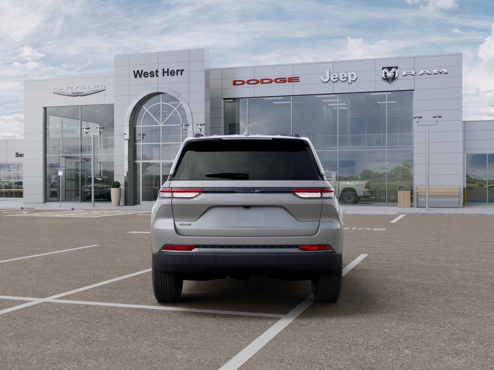 New 2026 Silver Zynith Jeep Laredo Altitude image 7
