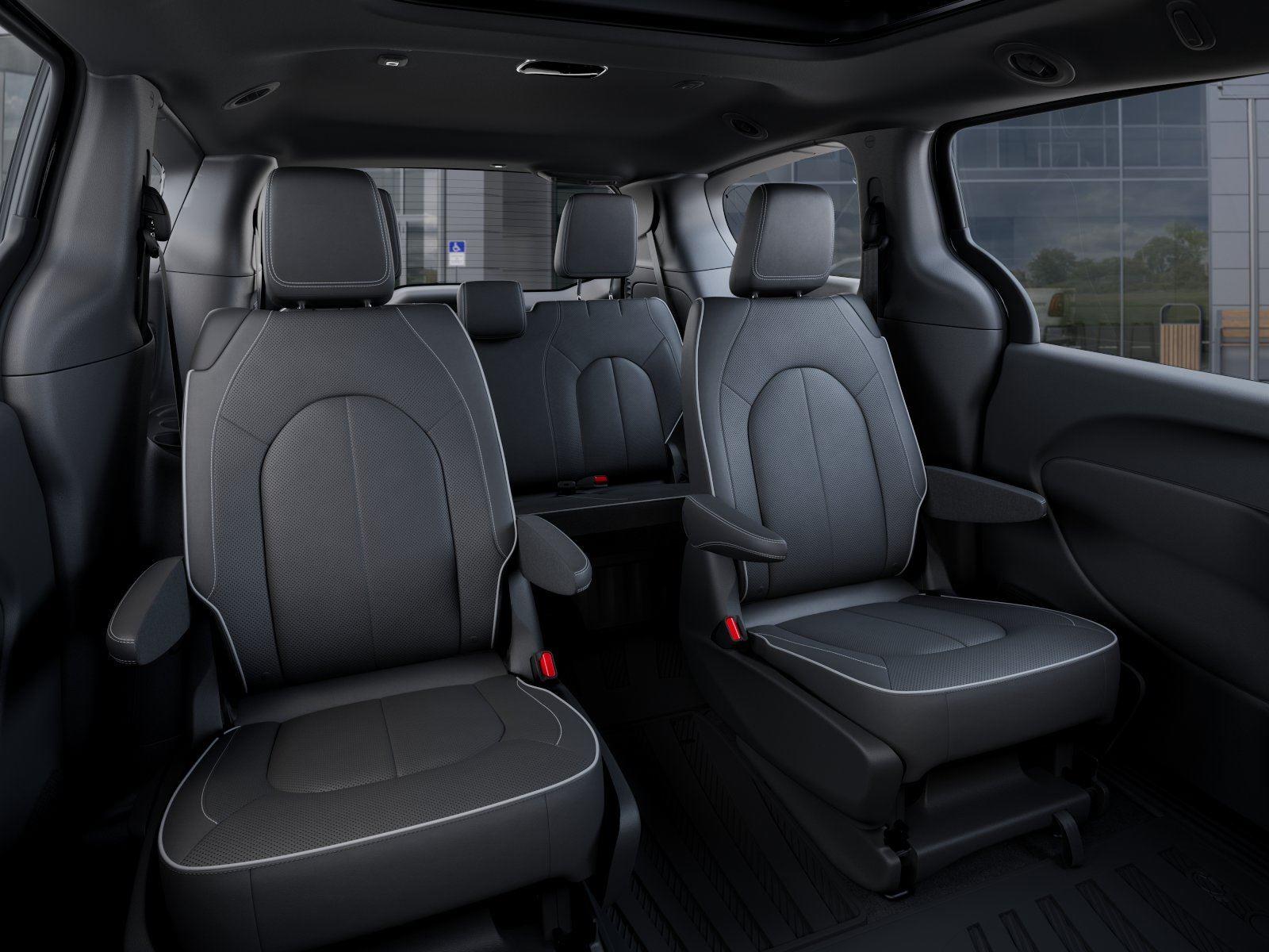 New 2027 Diamond Black Crystal Pearl-Coat Exterior Paint Chrysler Limited image 15