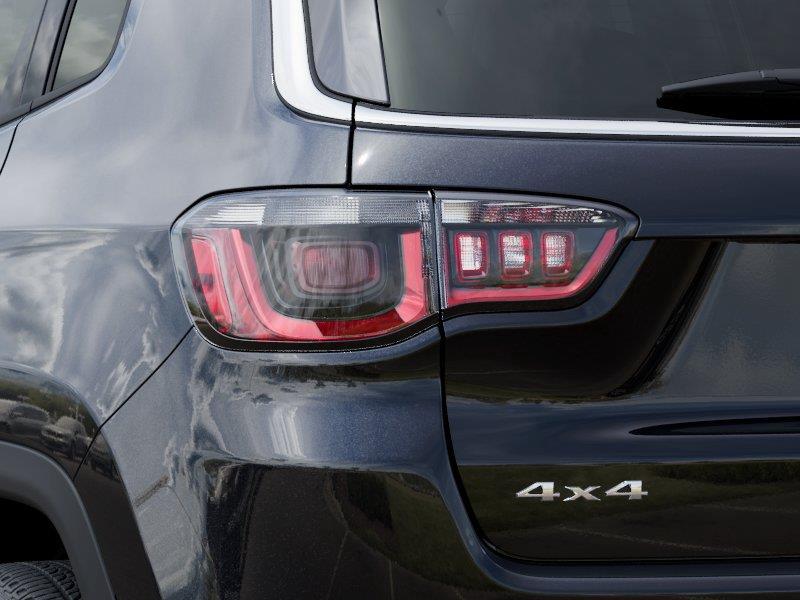 New 2026 Diamond Black Crystal Pearl-Co Jeep COMPASS LIMITED 4X4 image 9