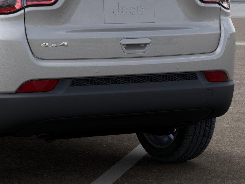 New 2026 Silver Zynith Metallic Clear-C Jeep COMPASS LIMITED ALTITUDE 4X4 image 13
