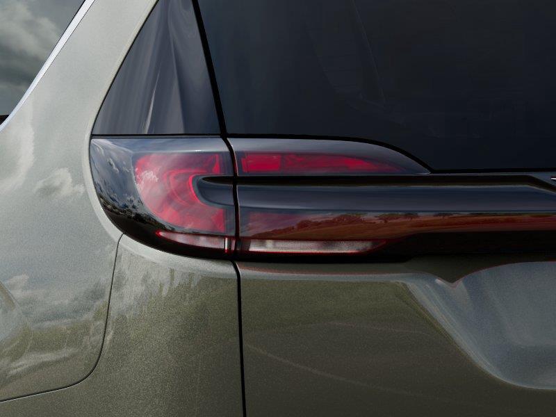 New 2027 Olive Green Pearlcoat Chrysler Select image 9