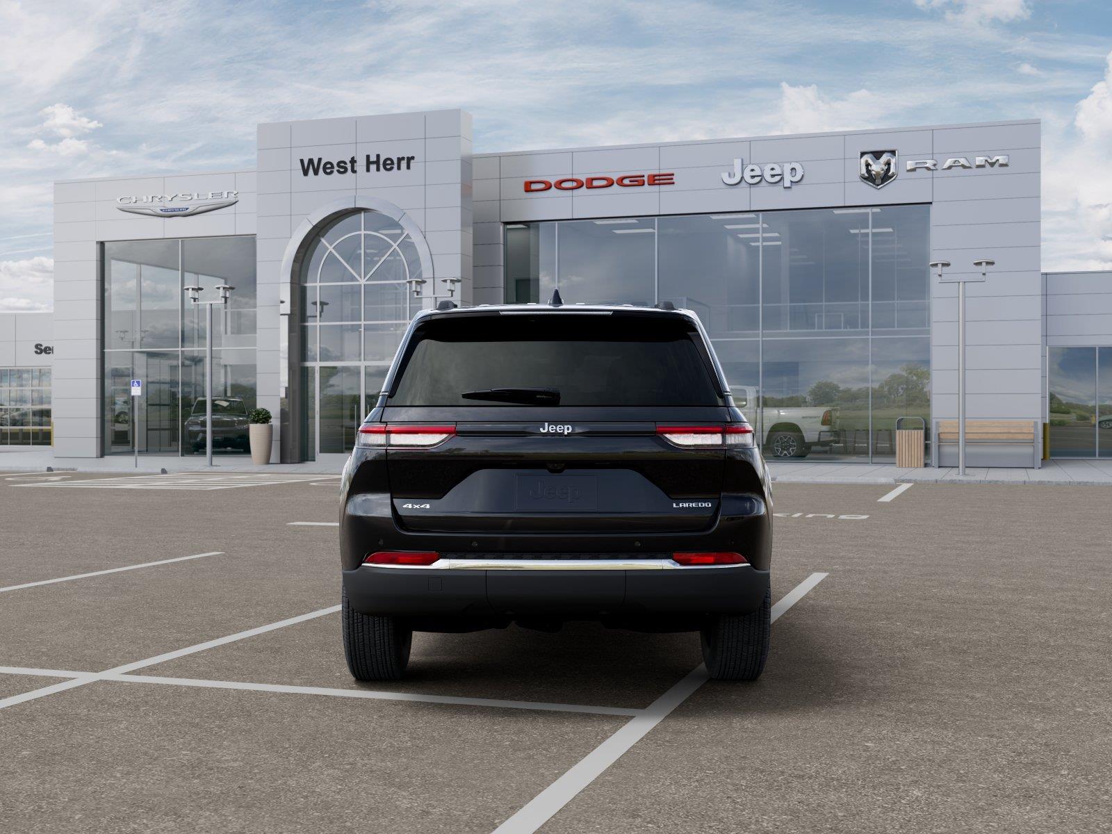 New 2026 Diamond Black Crystal Pearlcoat Jeep Laredo X image 7