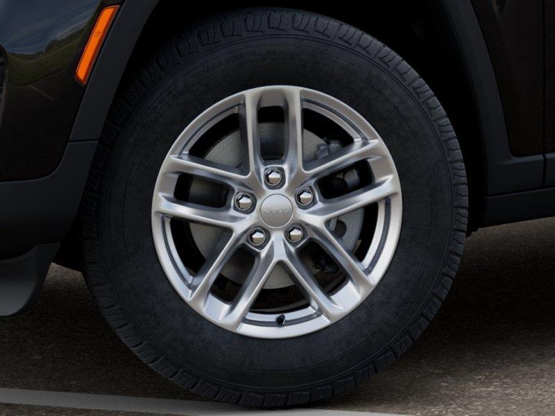 New 2026 Diamond Black Crystal Pearlcoat Jeep Laredo X image 8