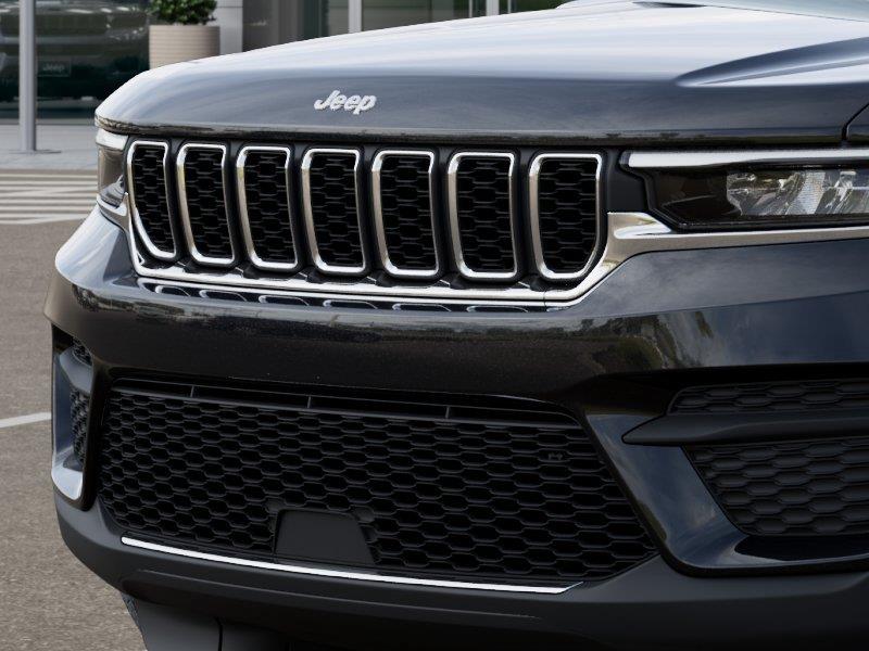 New 2026 Diamond Black Crystal Pearlcoat Jeep Laredo X image 11
