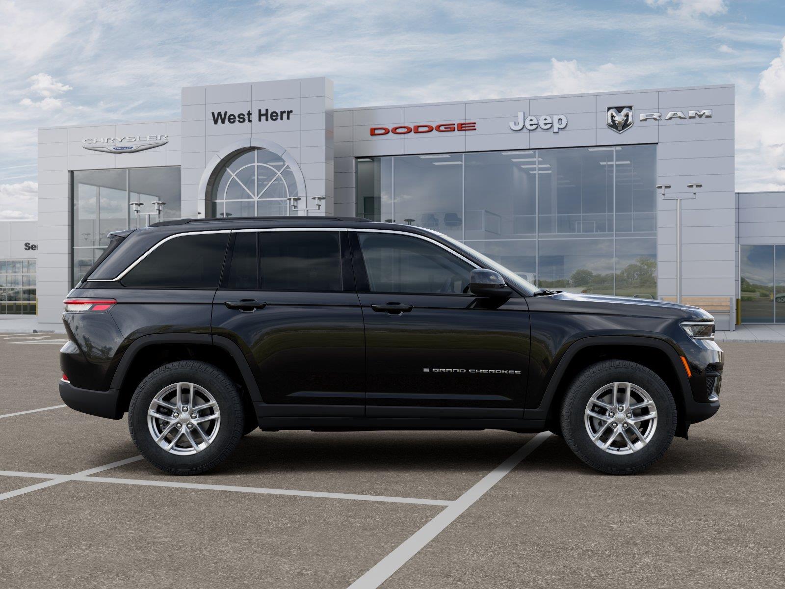 New 2026 Diamond Black Crystal Pearlcoat Jeep Laredo X image 21