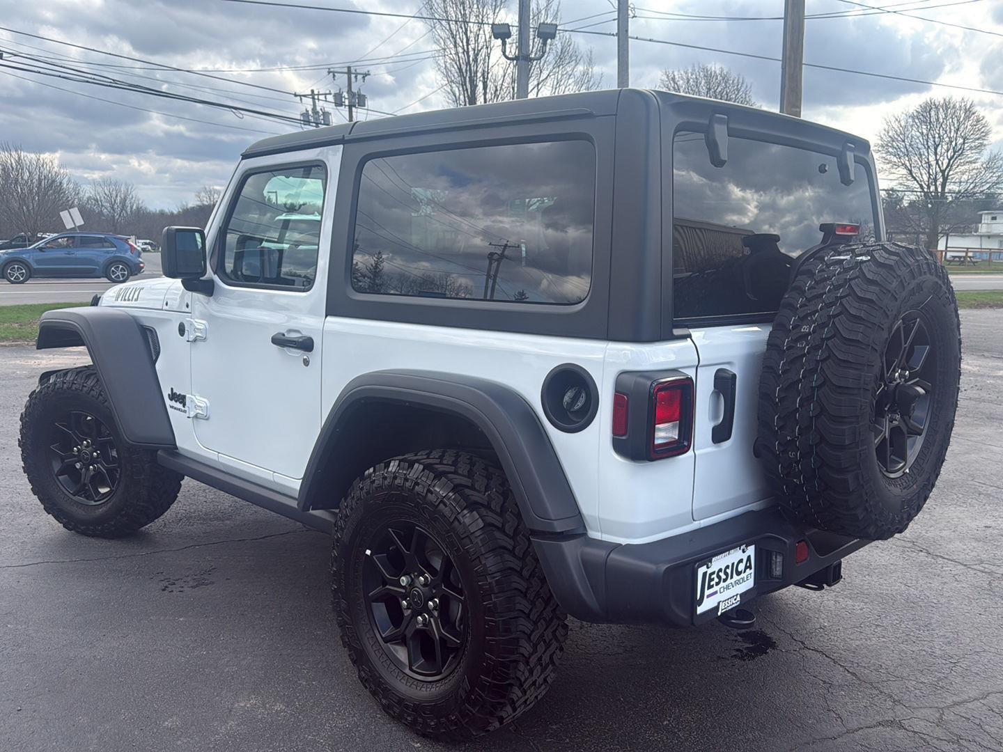 View vehicle photo 7