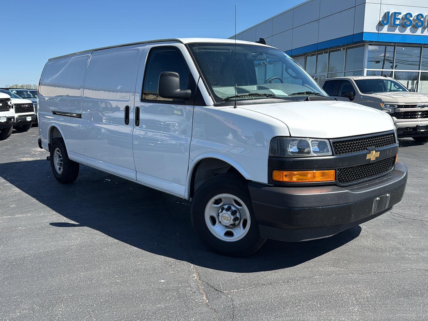 2025 Chevrolet Express Cargo 2500 RWD