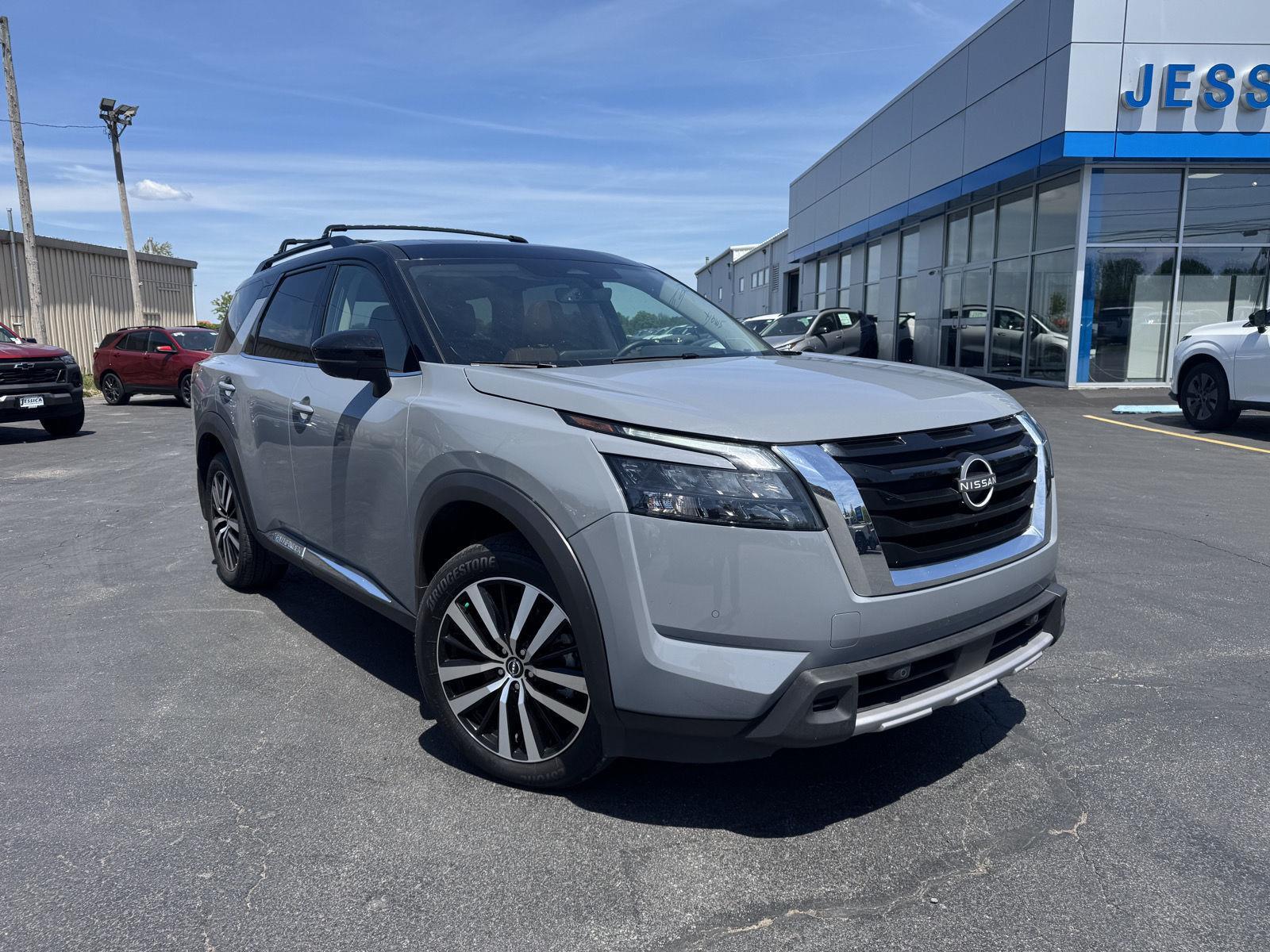 2025 Nissan Pathfinder Platinum 4WD