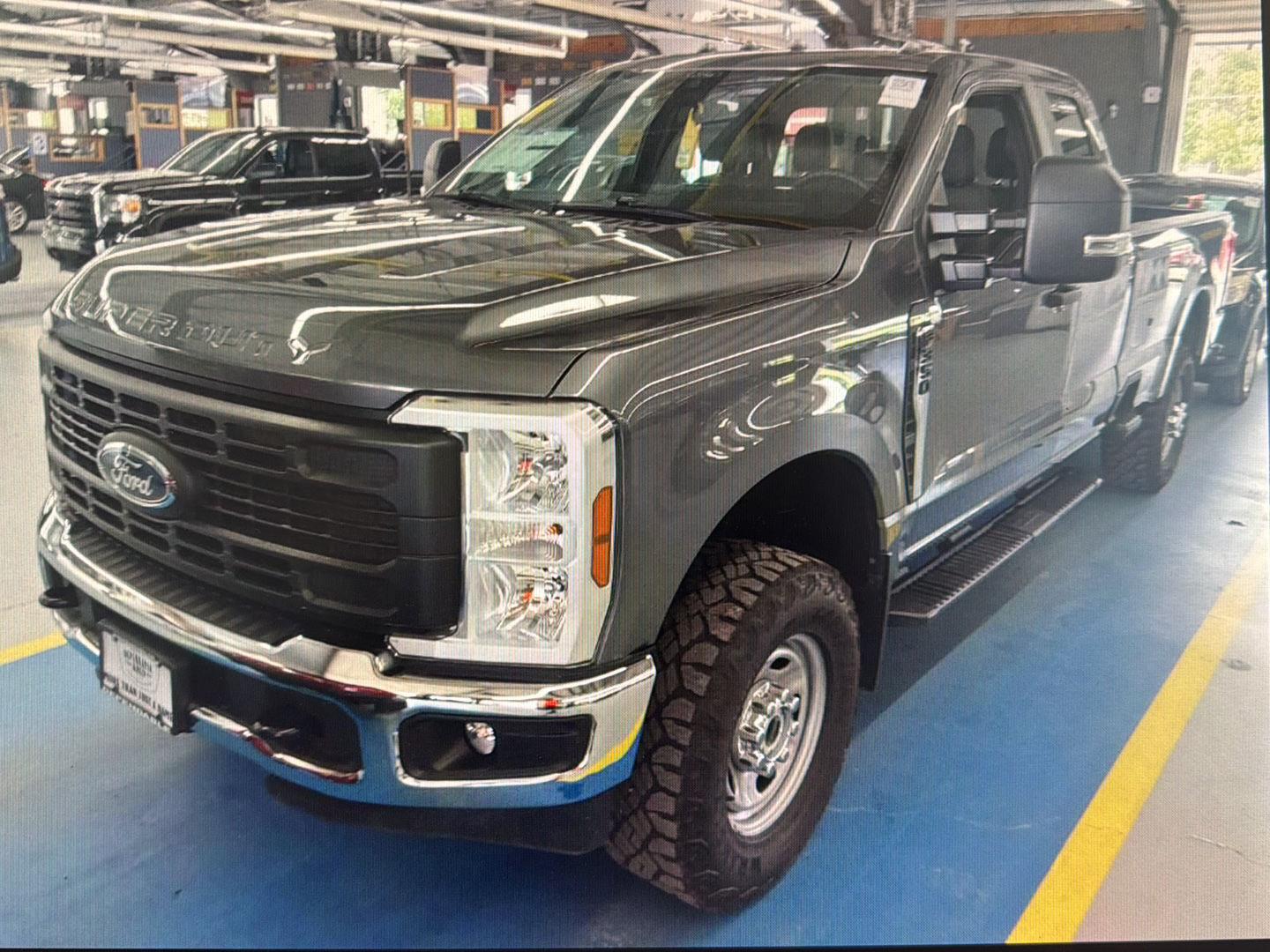  2025 Ford F-350 Super Duty XL SuperCab LB 4WD   