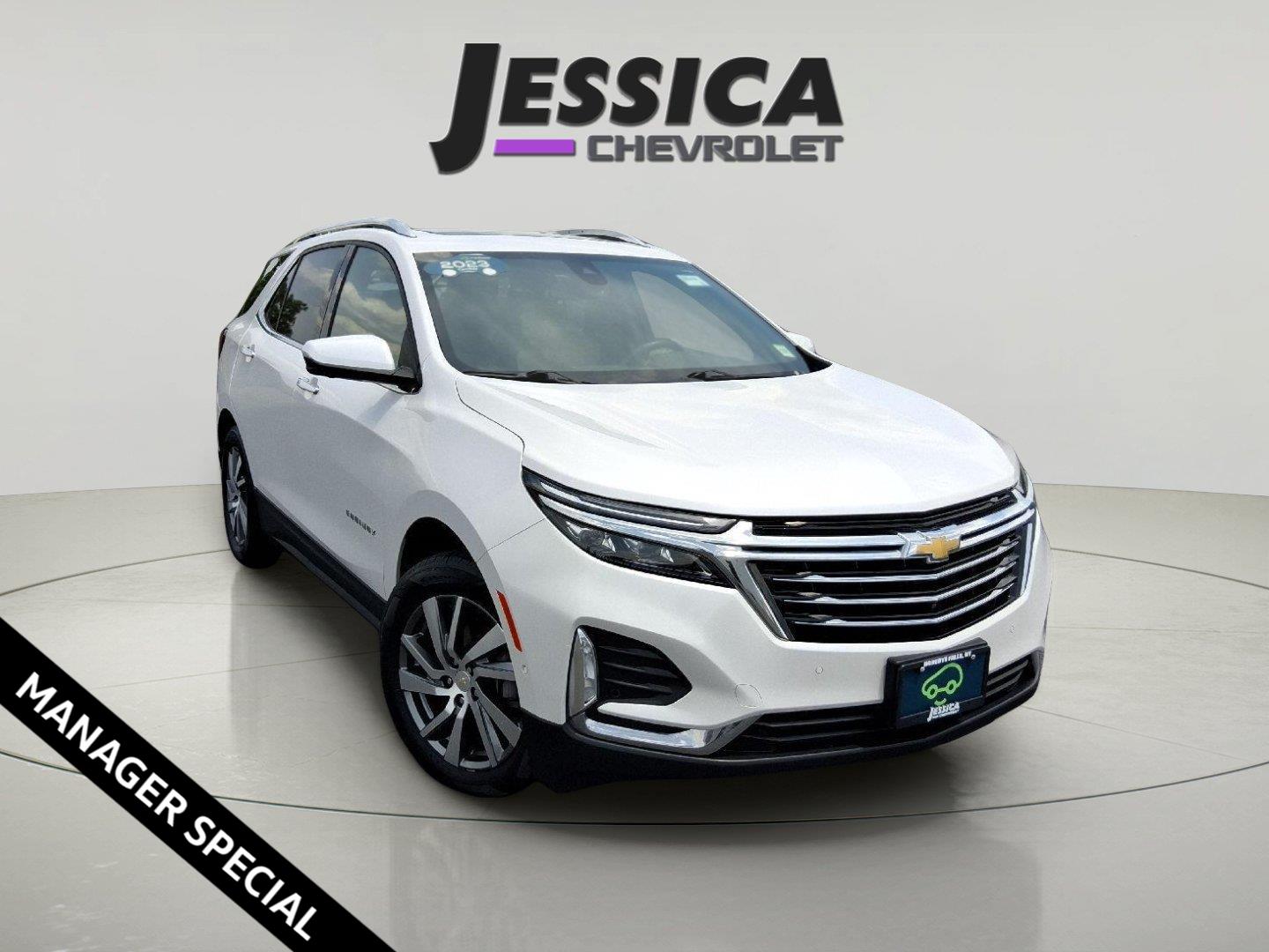 White (Iridescent Pearl Tricoat) 2023 Chevrolet Equinox SUV / Crossover Front-Wheel Drive 6-Speed Automatic
