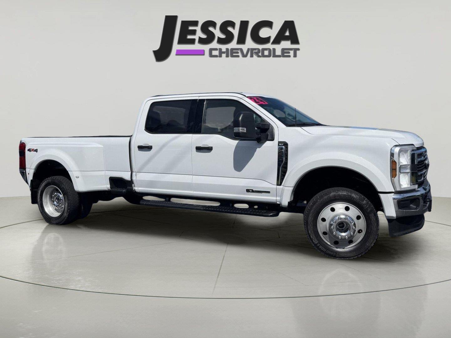 Oxford White 2024 Ford F-450 Super Duty Pickup Truck Four-Wheel Drive Automatic
