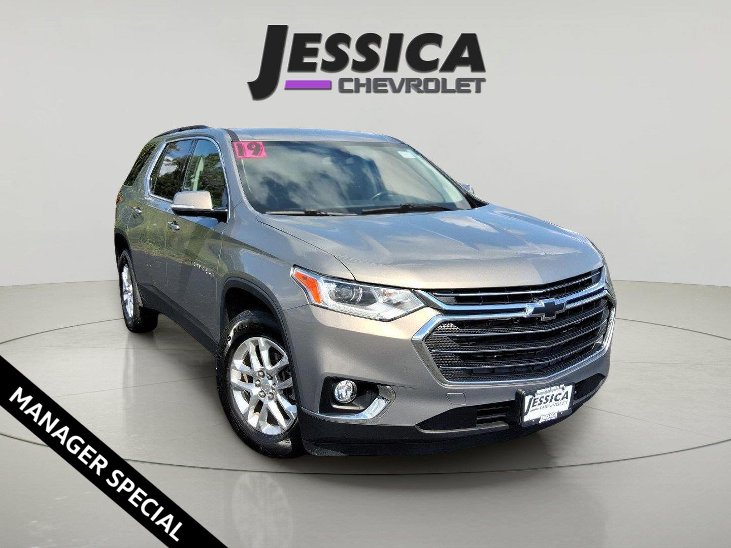 Pepperdust Metallic 2019 Chevrolet Traverse SUV / Crossover Four-Wheel Drive 9-Speed Automatic