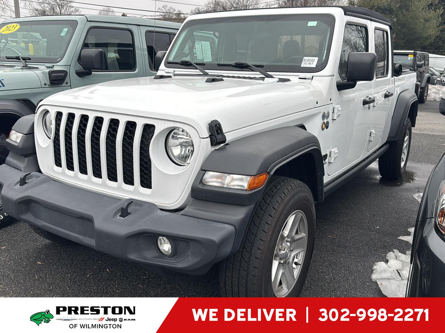 Bright White Clearcoat 2020 Jeep Gladiator Sport S Crew Cab 4WD Pickup Truck Four-Wheel Drive 8-Speed Automatic