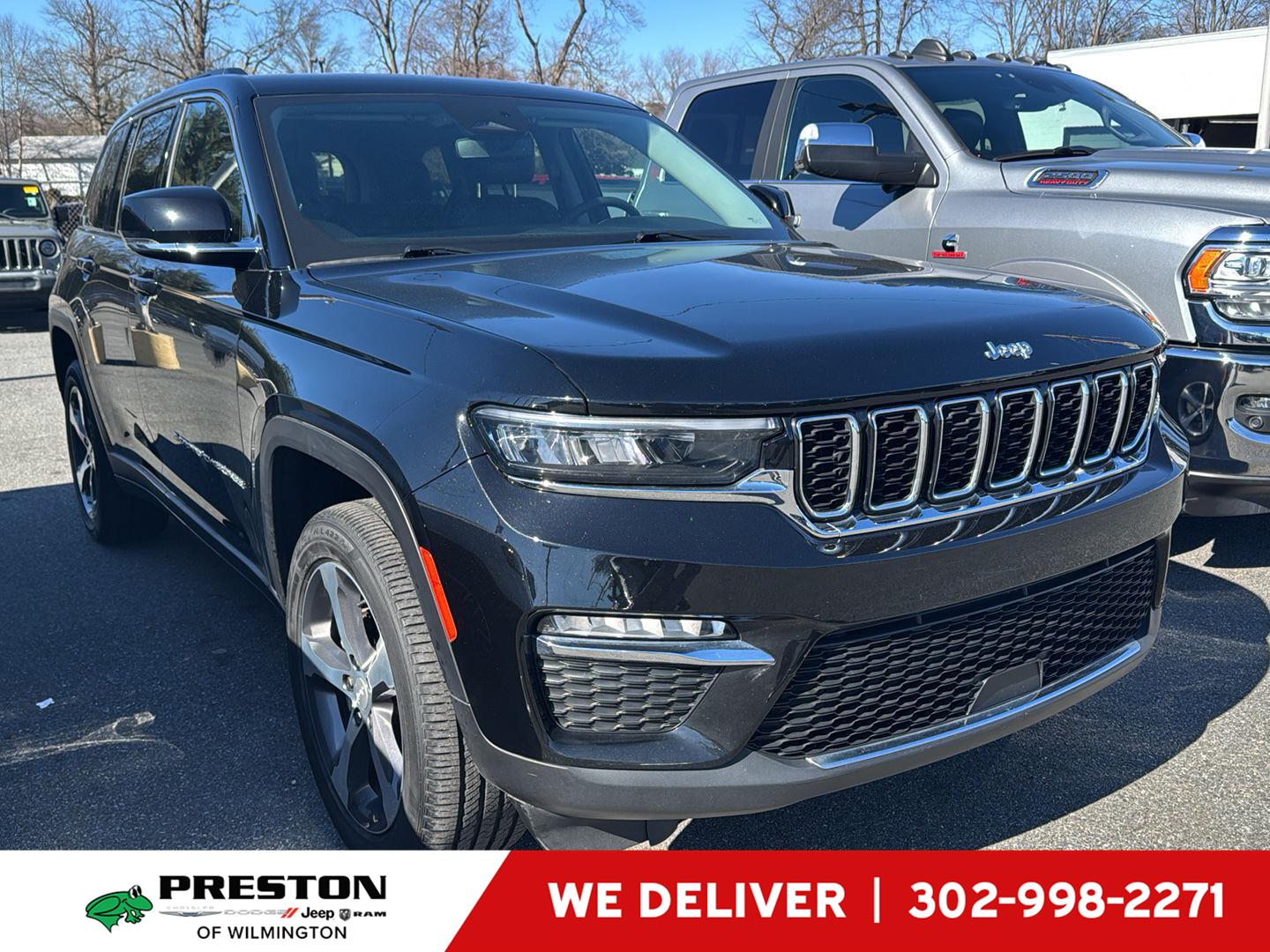 Diamond Black Crystal Pearlcoat 2023 Jeep Grand Cherokee Limited 4WD SUV / Crossover Four-Wheel Drive 8-Speed Automatic