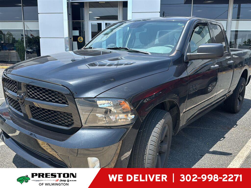 Brilliant Black Crystal Pearlcoat 2018 RAM 1500 Pickup Truck Four-Wheel Drive 8-Speed Automatic