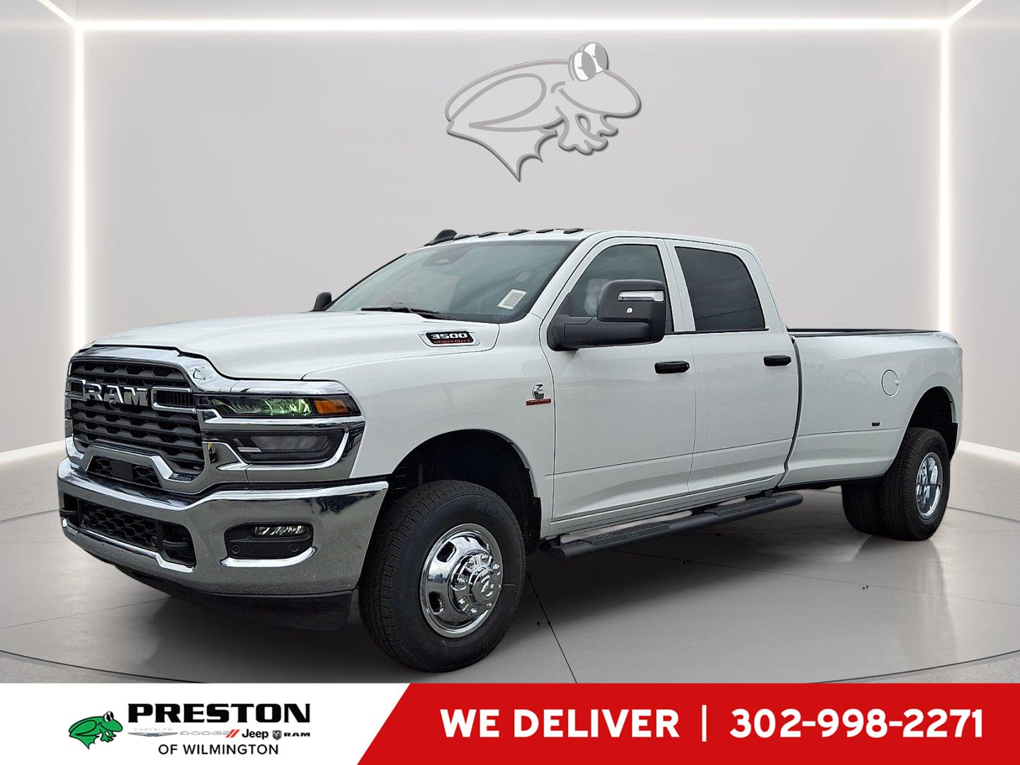 Bright White Clearcoat 2026 RAM 3500 Pickup Truck Four-Wheel Drive 8-Speed Automatic