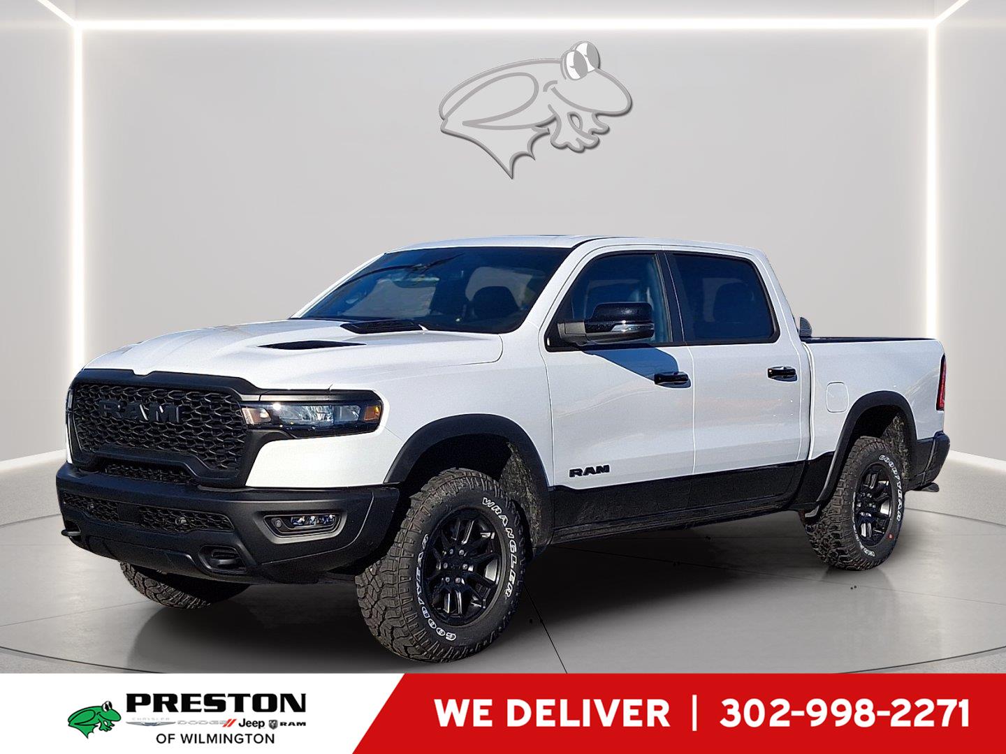 Bright White Clearcoat 2026 RAM 1500 Pickup Truck Four-Wheel Drive 8-Speed Automatic