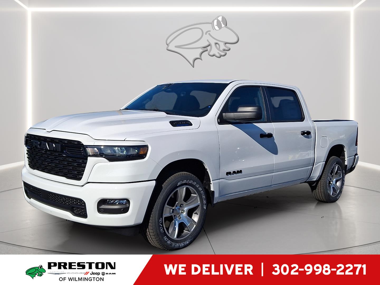 Bright White Clearcoat 2026 RAM 1500 Express Crew Cab 4WD Pickup Truck Four-Wheel Drive 8-Speed Automatic