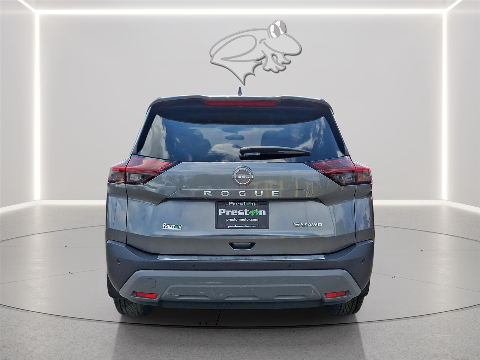 View vehicle photo 4