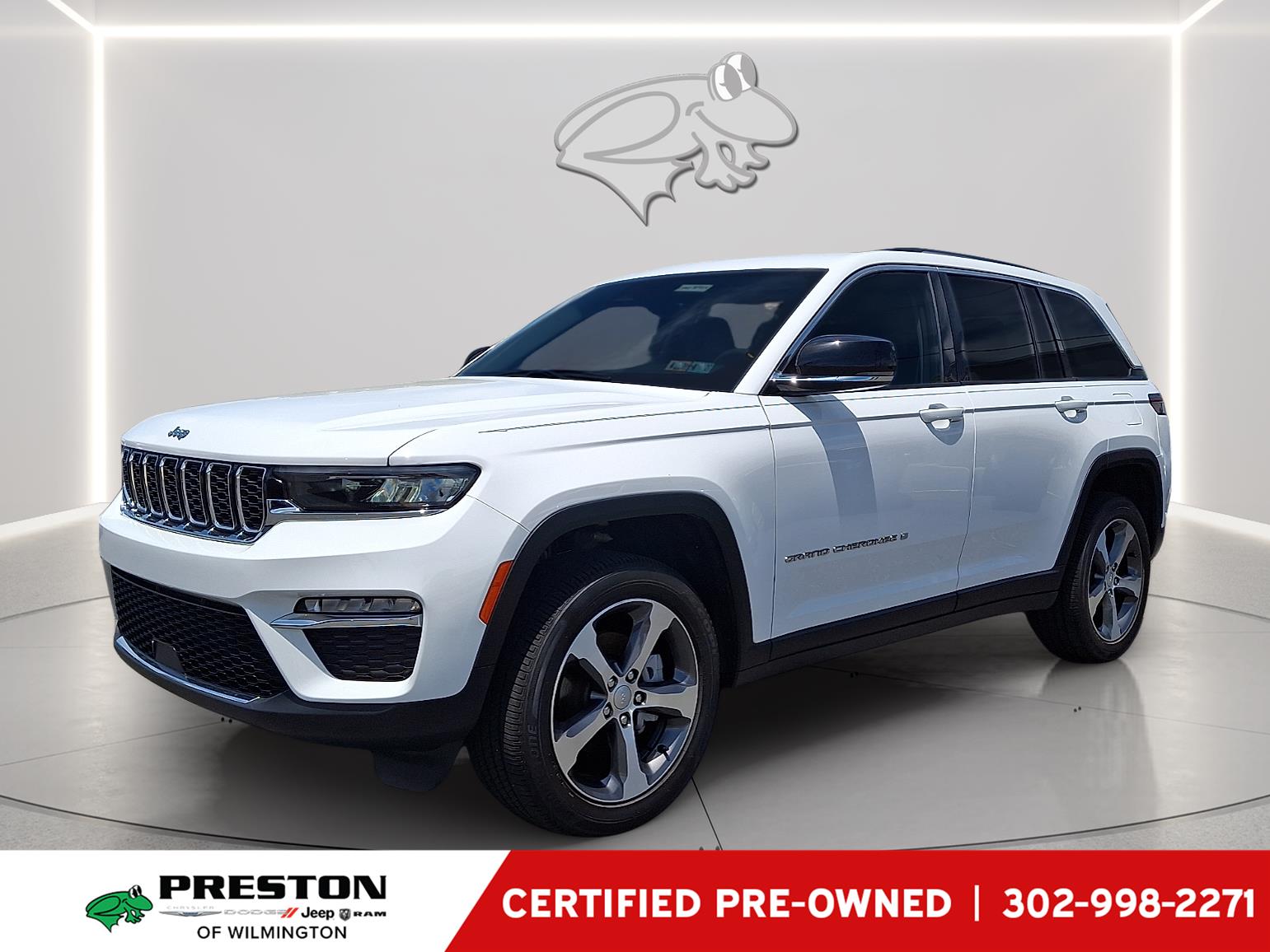 Bright White Clearcoat 2023 Jeep Grand Cherokee SUV / Crossover Four-Wheel Drive 8-Speed Automatic