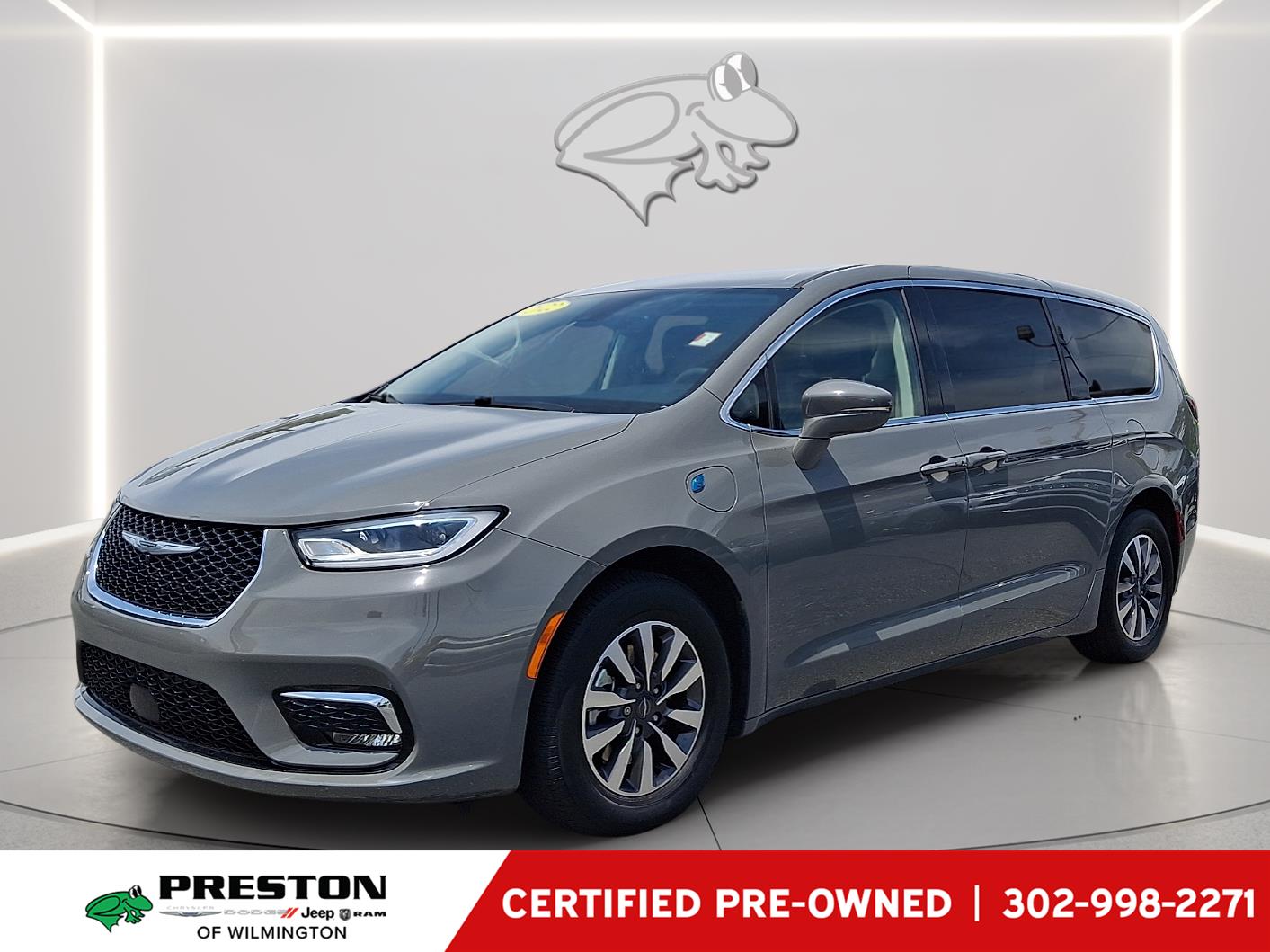 2022 Chrysler Pacifica Hybrid Touring L FWD