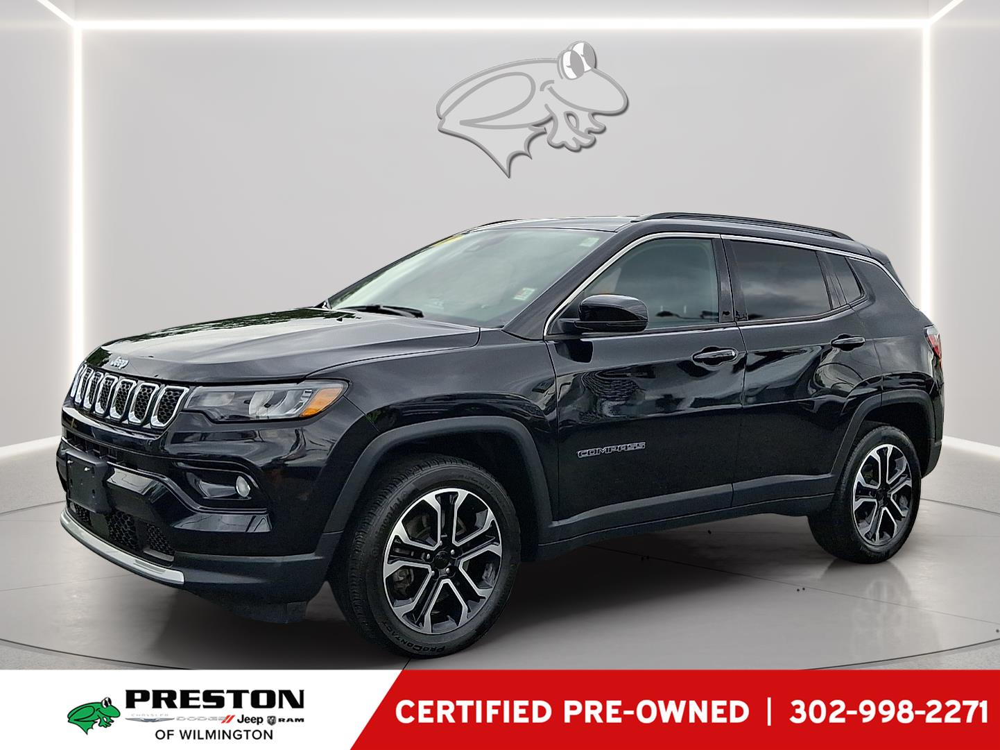 Diamond Black Crystal Pearlcoat 2023 Jeep Compass SUV / Crossover Four-Wheel Drive 8-Speed Automatic