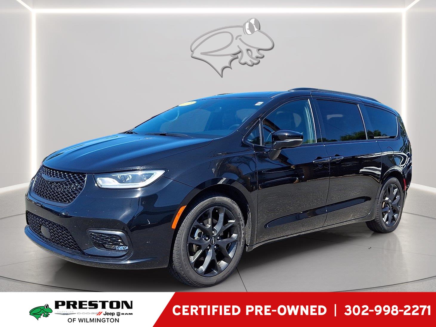 Diamond Black Crystal Pearlcoat 2025 Chrysler Pacifica Minivan Front-Wheel Drive 9-Speed Automatic