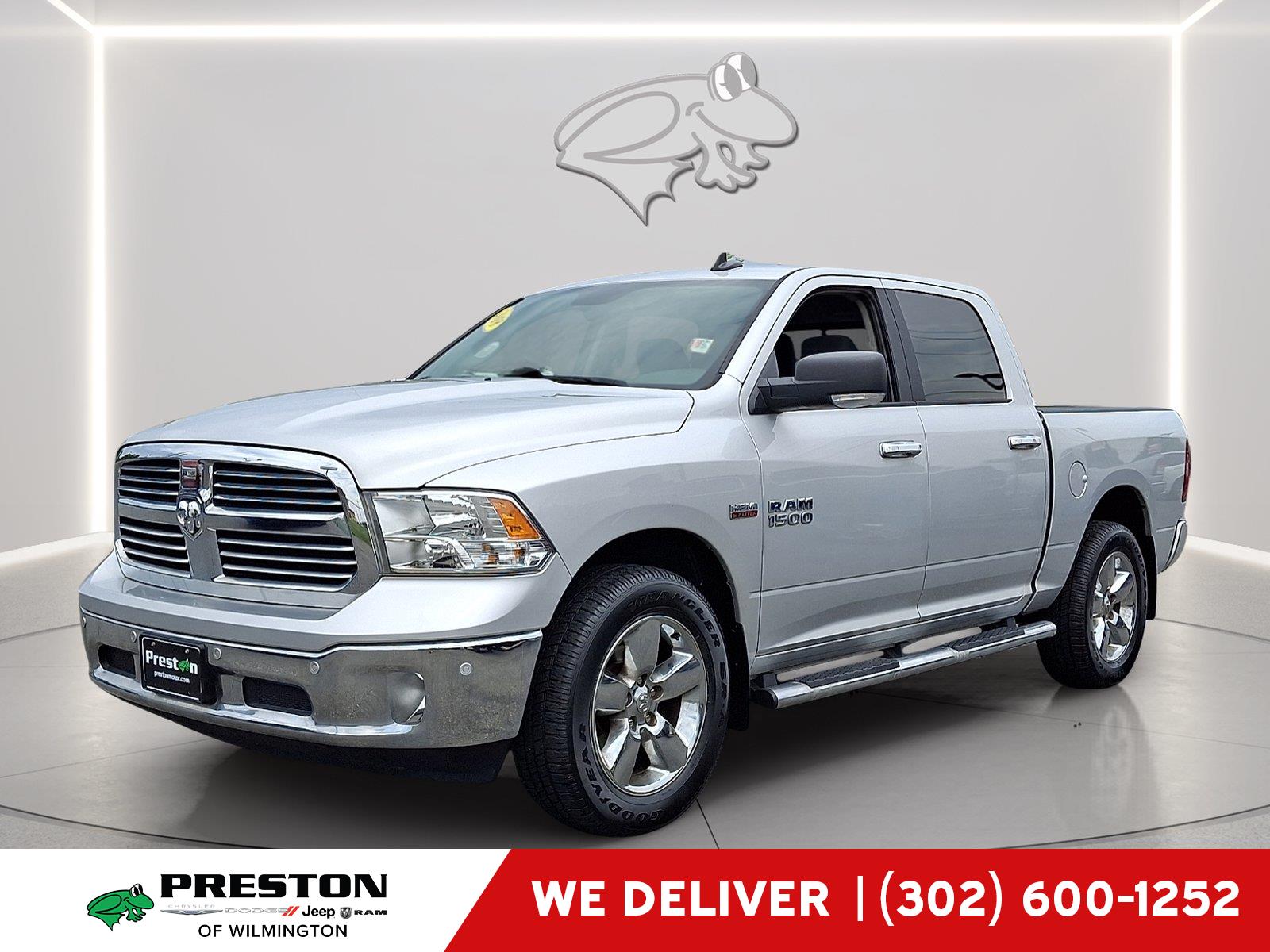 Bright Silver Metallic Clearcoat 2018 RAM 1500 Pickup Truck Four-Wheel Drive 8-Speed Automatic